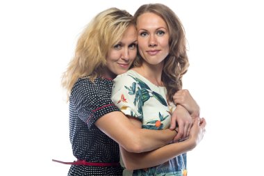 Mutlu sarışın kız sarılma