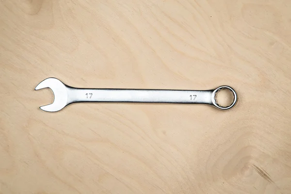 Wrench 17 on the wood plate — Stock Photo, Image