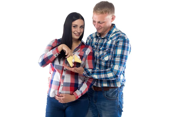 Gelukkig zwangere vrouw en haar man — Stockfoto