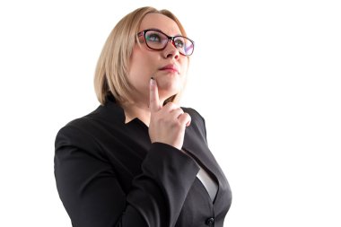 Beyaz arka plan üzerinde düşünme iş kadını