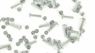 Düzensizce bulunan cıvata