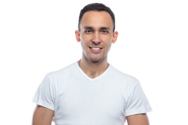 Esmer adam gülümsüyor, kaplama