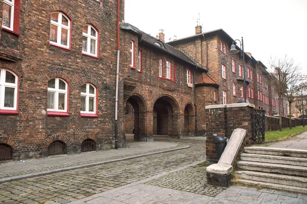 Edificio Apartamentos Ladrillo Nikiszowiec Distrito Histórico Silesia Calle Con Fachada —  Fotos de Stock