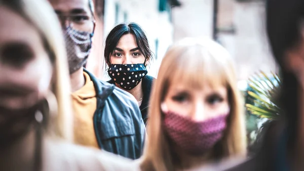 Urban Commuter Crowd People Moving City Street Covered Face Mask — Stock Photo, Image