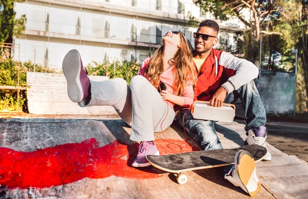 Multiracial Couple Having Fun Together Skate Park Music Boombox Urban — Stock Photo, Image