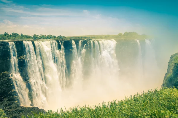 Alte postkarte von victoria wasserfällen - naturwunder zimbabwe - kontinent afrika — Stockfoto