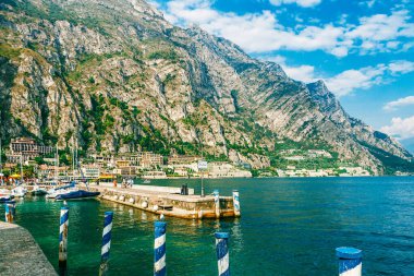 Limon Konsolosu Garda, İtalya - 16 Eylül 2019: Garda Gölü Limanı, İtalya.