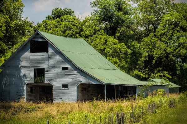 Stara stodoła szary krajobraz — Zdjęcie stockowe