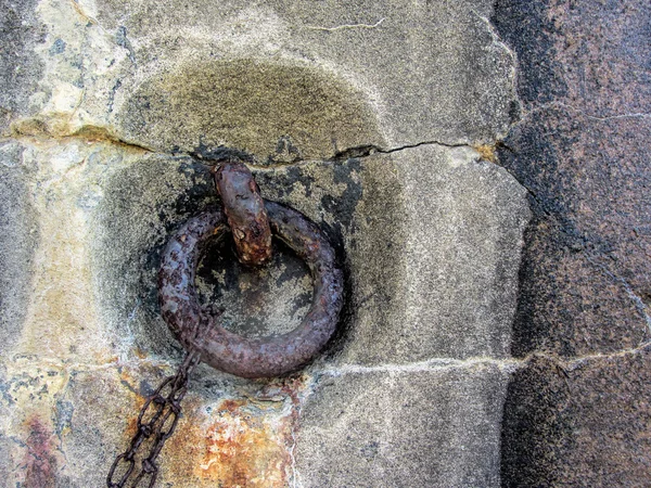 Anel de ferro forjado à mão antigo — Fotografia de Stock