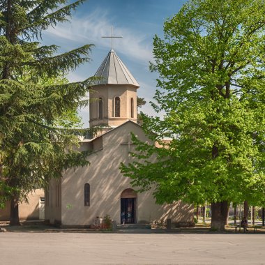 Gürcistan. Lagodehi. Gerçekleştirilecektir 16, 2012. Lenin için yıkılan anıt sitede inşa Holy Trinity Kilisesi
