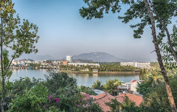 The River Cai, the islands, and the hotels. Top view. Vietnam, Nha Trang. 3 May 2015. — Stock Photo, Image