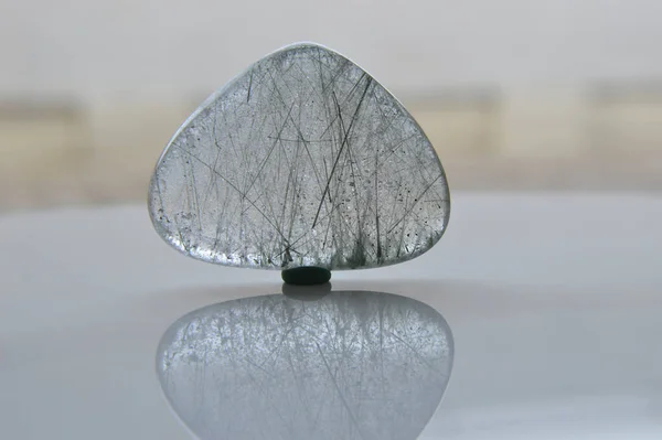 Kuvars yeşil rutil kapsamı ile, kökenli, Pakistan.