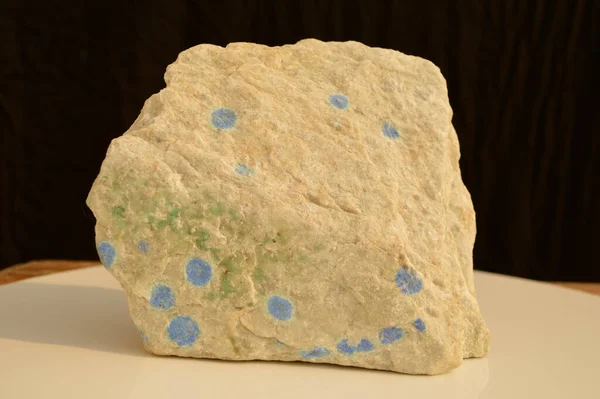 K2花崗岩はまた K2ジャスパー 青のアズライトドットで石英を構成する細かい粒度の花崗岩のテクスチャとして知られているので それは非常に魅力的な装飾石 パキスタン — ストック写真