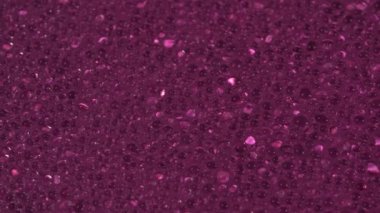 Bir damla su. Soyut arkaplan. Kızıl taban.