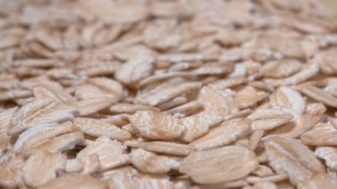 Karabuğday gevrekleri yakın plan. 4K video. Süper makro. Sağlıklı yemek..