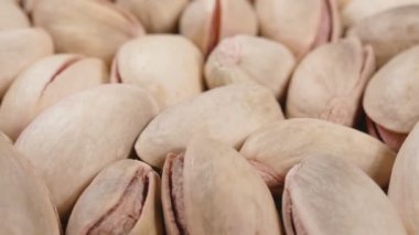 Fıstık fıstıklı yakın plan. Fıstıklı fındık kabuklu. Bütün çekirdekler.