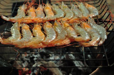 Izgarada ızgara karides 