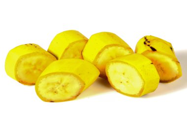 Beyaz arkaplanda izole muzlar