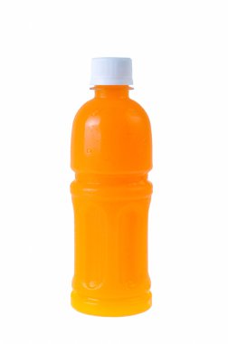 bir şişe ve turuncu beyaz izole yanında portakal suyu