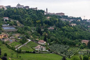 Eski Bergamo 'nun panoramik manzarası, İtalya Bergamo Alta' nın İtalyan manzarası, İtalya.