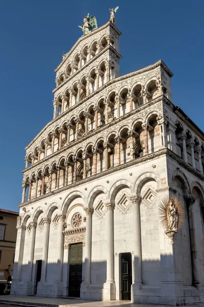 Igreja Românica San Michele em Foro — Fotografia de Stock