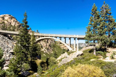Donner Gölü gökkuşağı Memorial Köprüsü