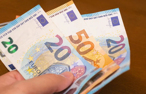 Гроші Євро Євро Валюта Європейського Союзу Людина Тримає Банкноти Євро — стокове фото