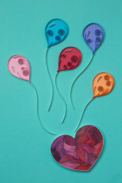 Kalp Mavi Arka Planda Renkli Balonlar Parti Elemanları Havada Aşk — Stok fotoğraf
