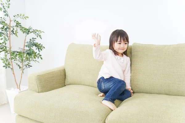 Child Herself Playing Room — Stock Photo, Image