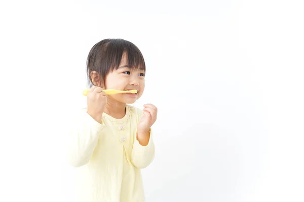 Küçük Çocuk Diş Fırçalama — Stok fotoğraf