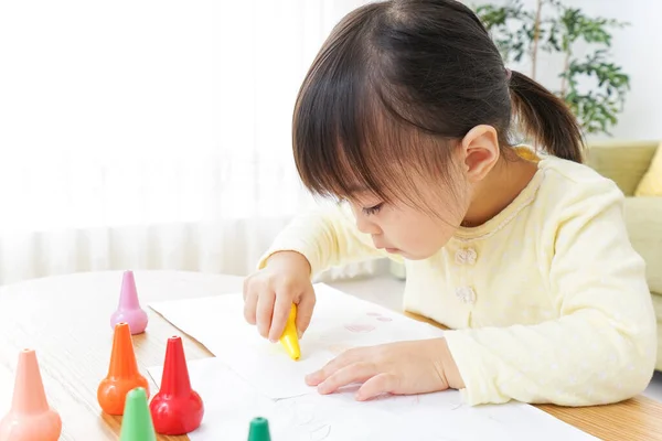 Lindo Niño Pequeño Pintura Imágenes — Foto de Stock