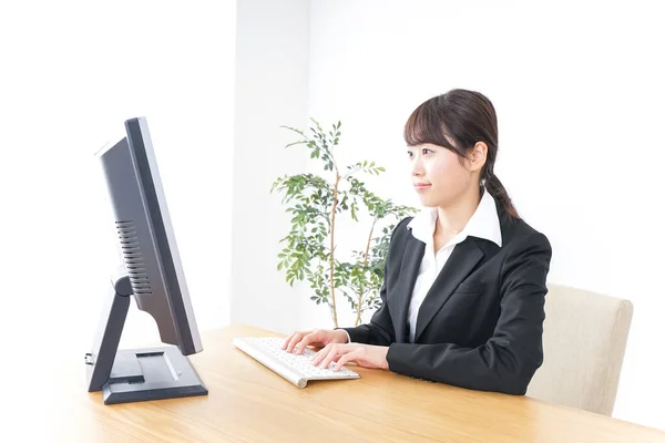 Junge Geschäftsfrau Arbeitet Büro — Stockfoto