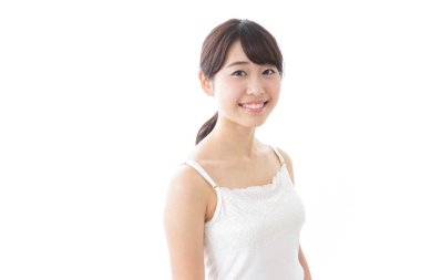 Kadın banyodan çıkıyor..