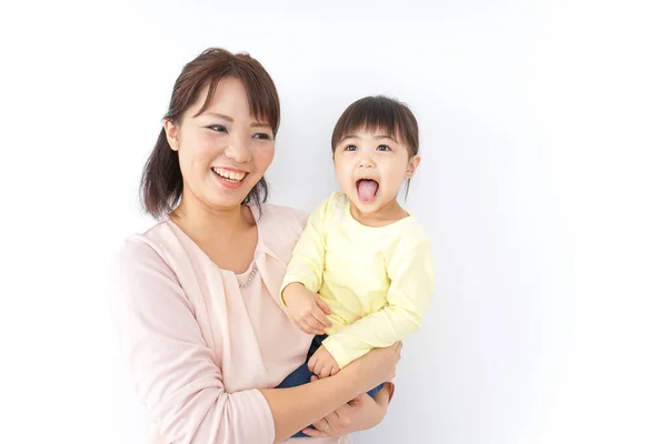 Mother Carrying Child Her Arms — Stock Photo, Image