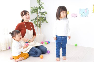 Anaokulunda oynayan çocuklar.