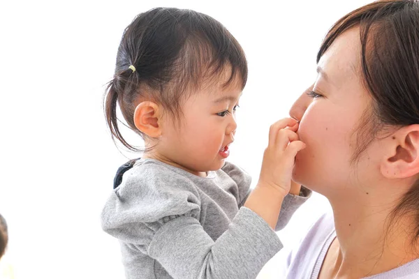 Anne ve çocuğu kapatın.