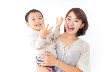 Sevimli küçük çocuk ve anne..