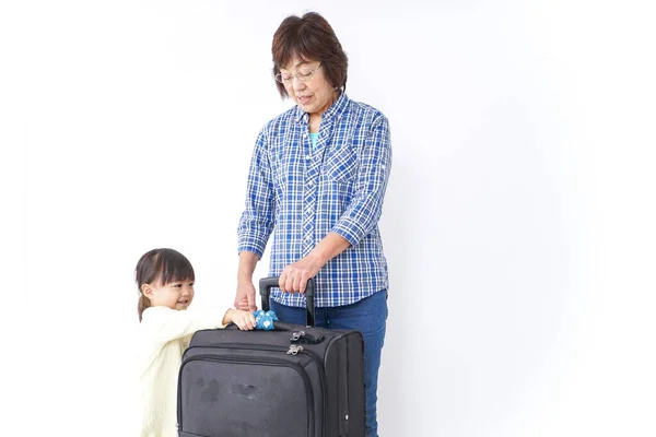 Dziecko Podróżujące Babcią — Zdjęcie stockowe
