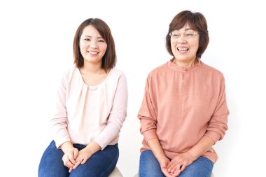 Asyalı anne ve kızı.