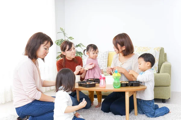 Mothers Friends Children Doing Party — Stock Photo, Image