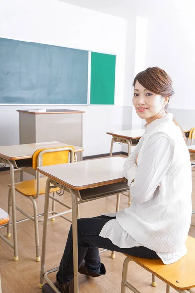 Étudiant Assis Sur Les Chaises Classe — Photo