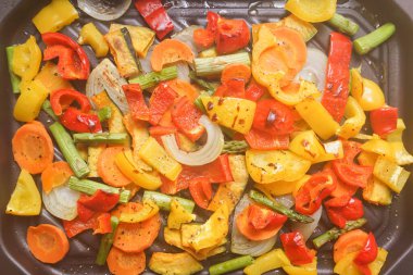 Kızarmış sebze görüntüsü, yakın plan.