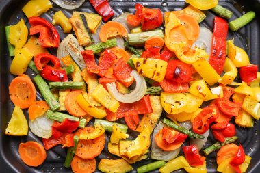 Kızarmış sebze görüntüsü, yakın plan.