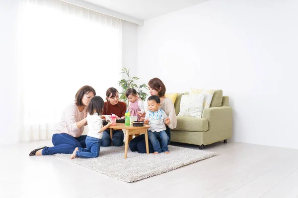 Young Mothers Children Friends — Stock Photo, Image