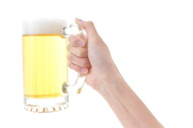 Genç bayan kadeh kaldırıyor.