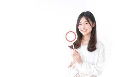 Genç bayanın imzası var.