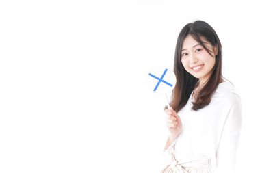 Genç bayanın imzası var.