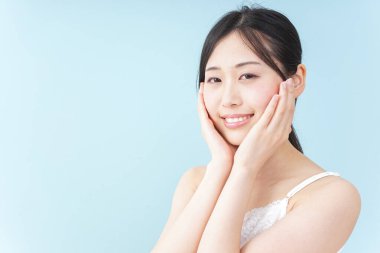 Kadın nemlendirici. Güzellik, nem görüntüsü.