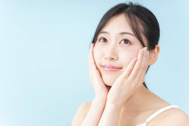 Kadın nemlendirici. Güzellik, nem görüntüsü.