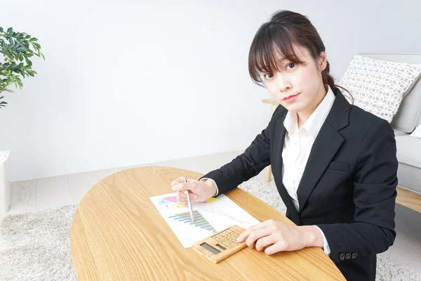 Joven Empresaria Trabajando Casa — Foto de Stock